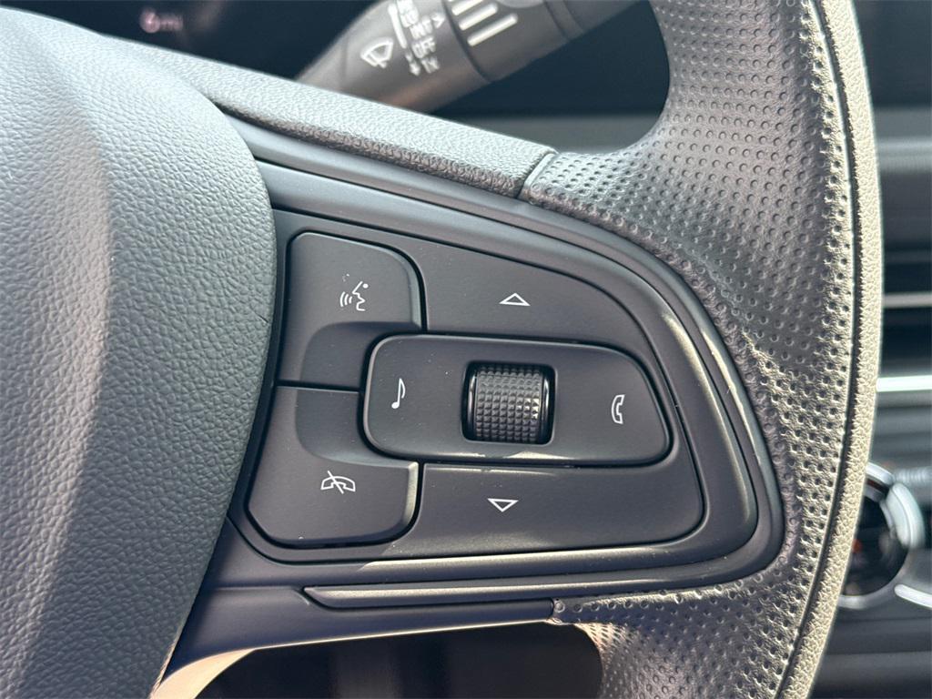 new 2025 Buick Envista car, priced at $22,000