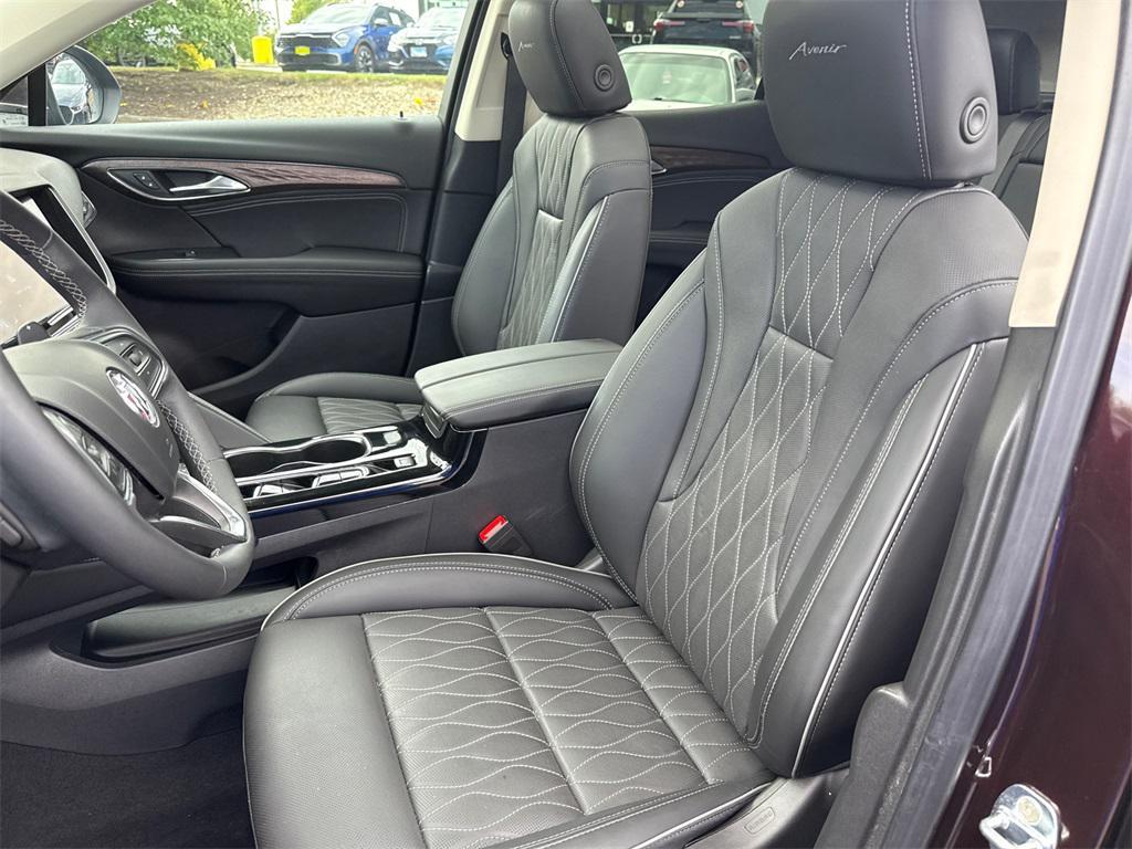 used 2023 Buick Envision car, priced at $32,000