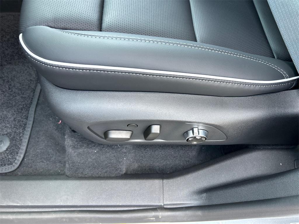 new 2026 Buick Enclave car, priced at $59,000