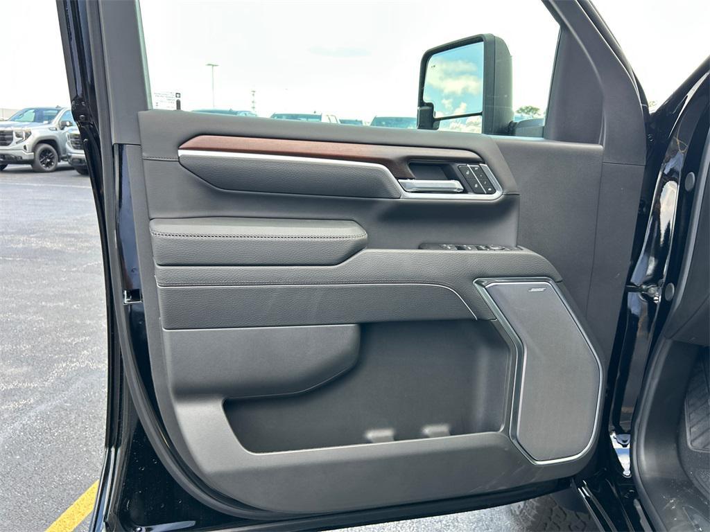 new 2026 GMC Sierra 2500 car, priced at $75,246