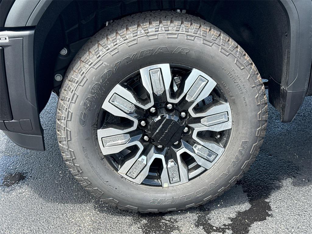 new 2025 GMC Sierra 2500 car, priced at $69,000