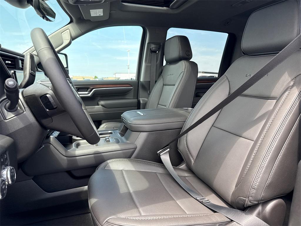 new 2025 GMC Sierra 2500 car, priced at $69,000