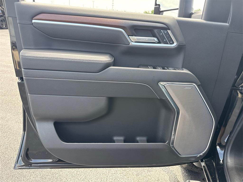 new 2025 GMC Sierra 2500 car, priced at $69,000
