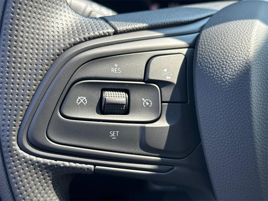new 2025 Buick Envista car, priced at $23,000