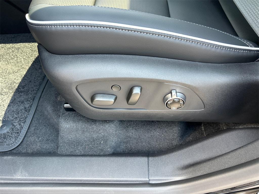 new 2026 Buick Enclave car, priced at $59,000