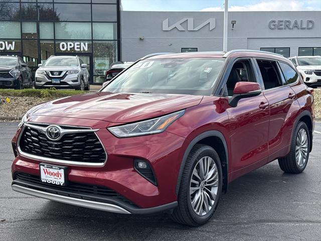 used 2020 Toyota Highlander car, priced at $32,000