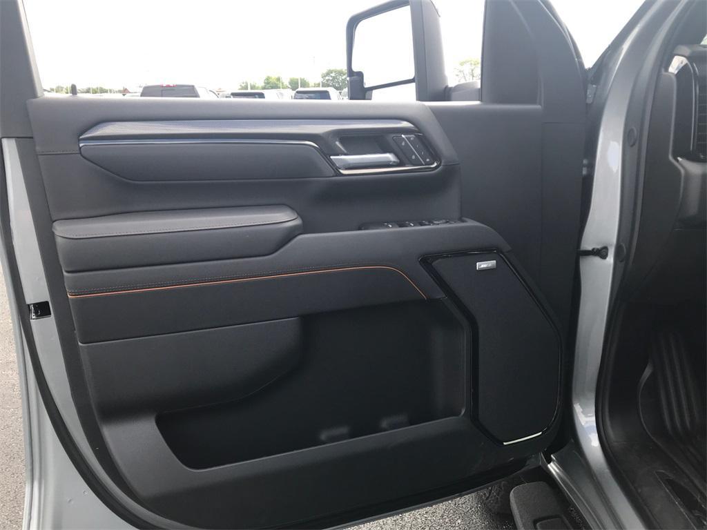 new 2025 GMC Sierra 2500 car, priced at $70,000