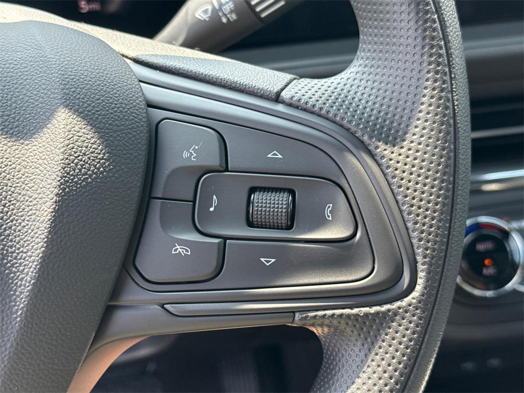 new 2025 Buick Envista car, priced at $22,000