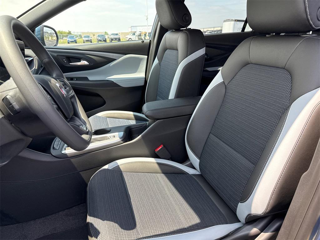 new 2025 Buick Envista car, priced at $22,000