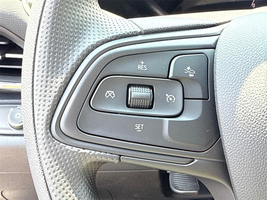 new 2025 Buick Envista car, priced at $22,000