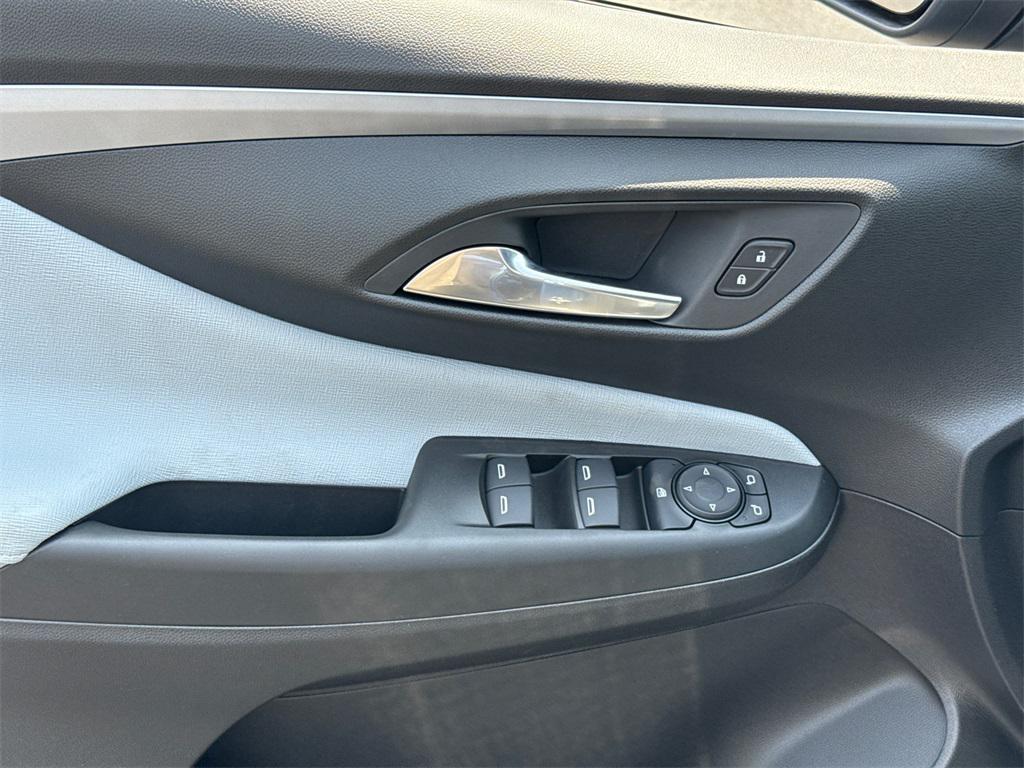 new 2025 Buick Envista car, priced at $22,000