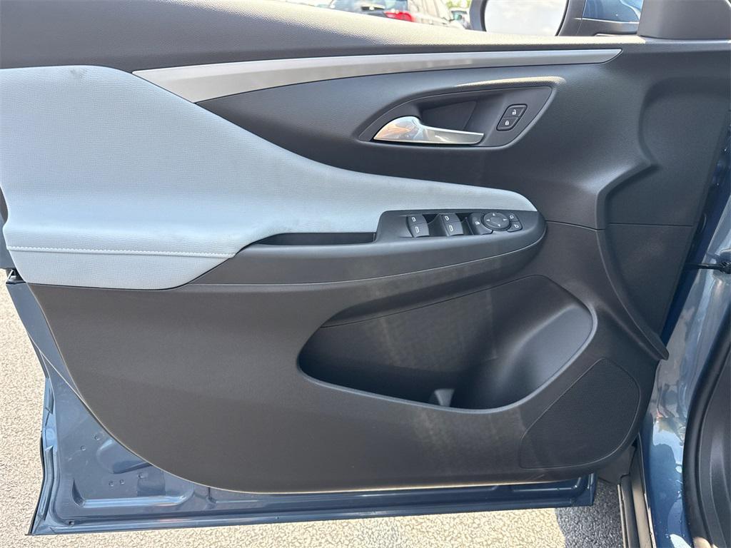 new 2025 Buick Envista car, priced at $22,000