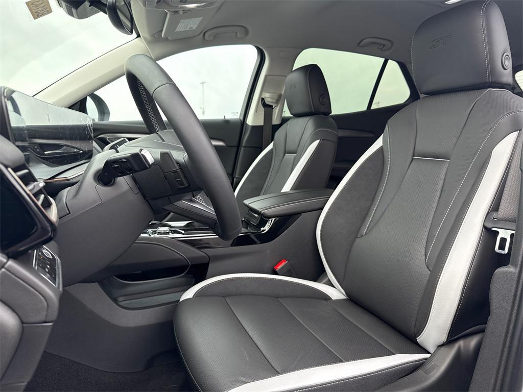 new 2025 Buick Envision car, priced at $35,500
