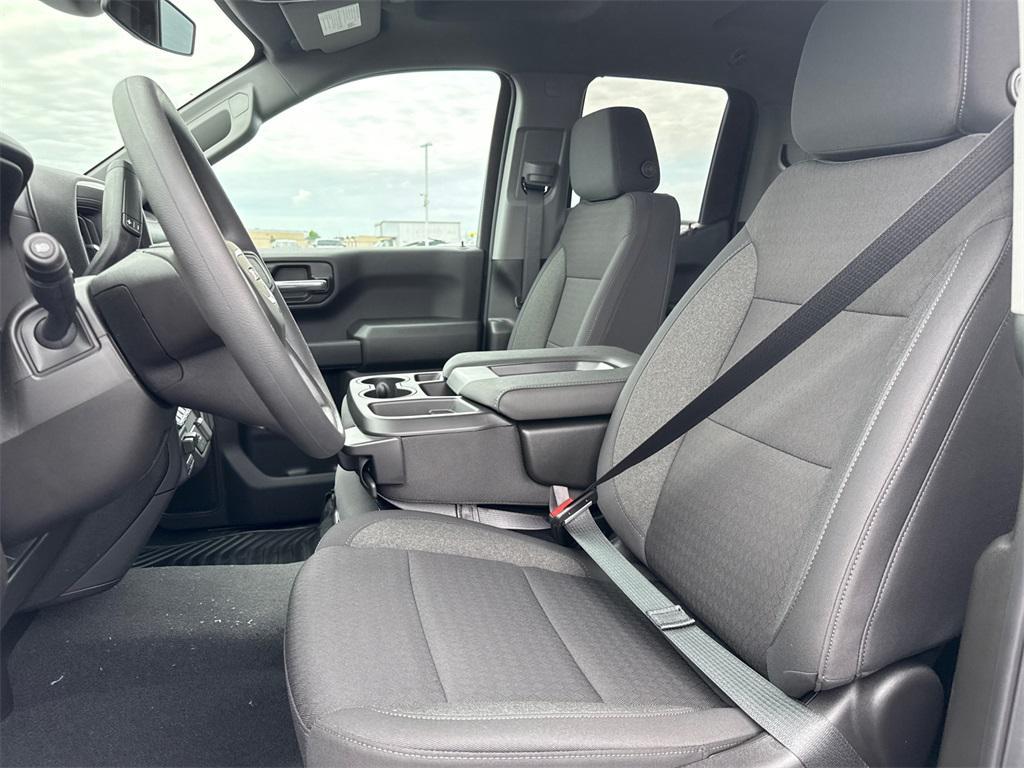 new 2025 GMC Sierra 1500 car, priced at $40,250