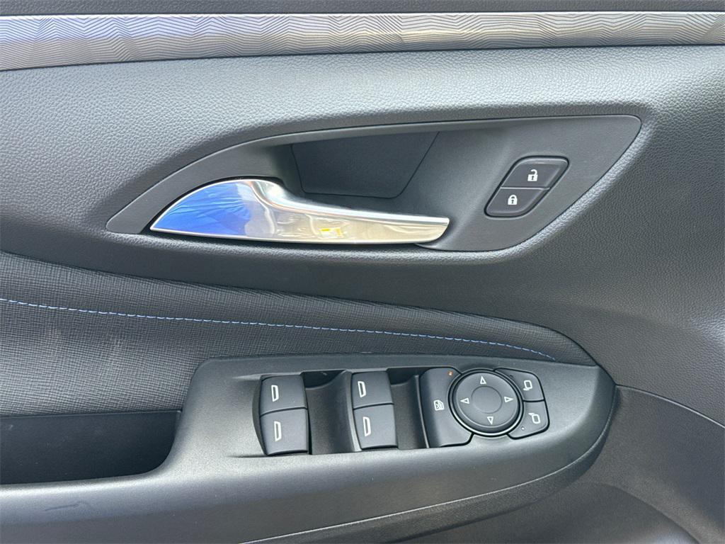 new 2025 Buick Envista car, priced at $26,500
