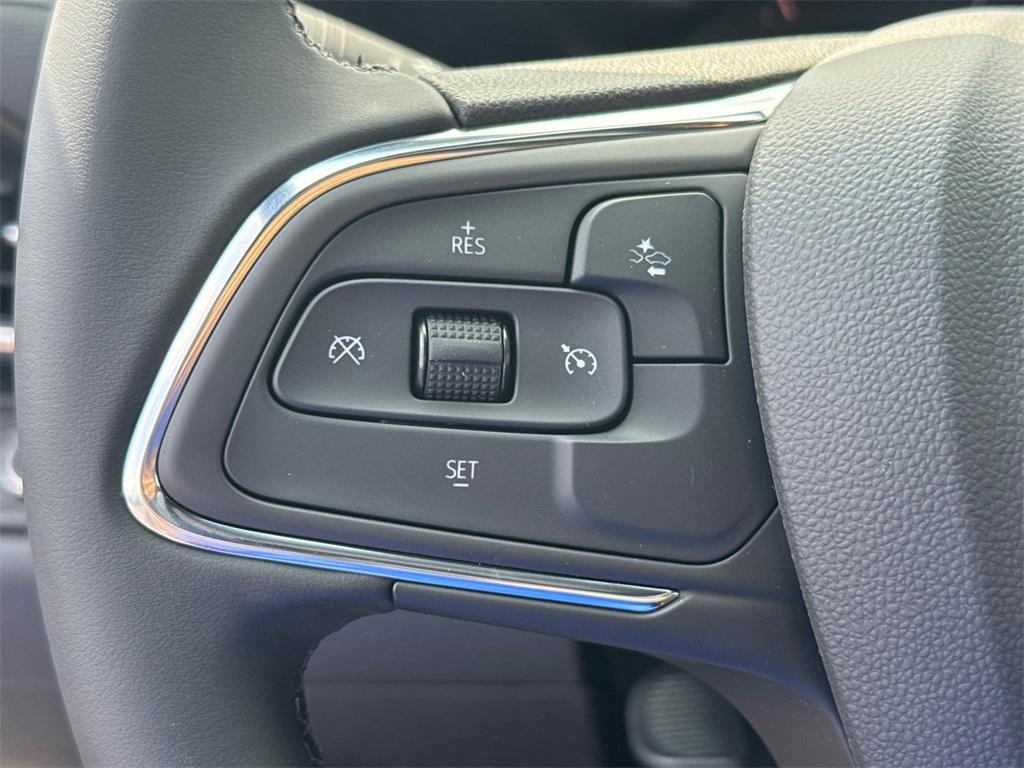 new 2025 Buick Envista car, priced at $26,500