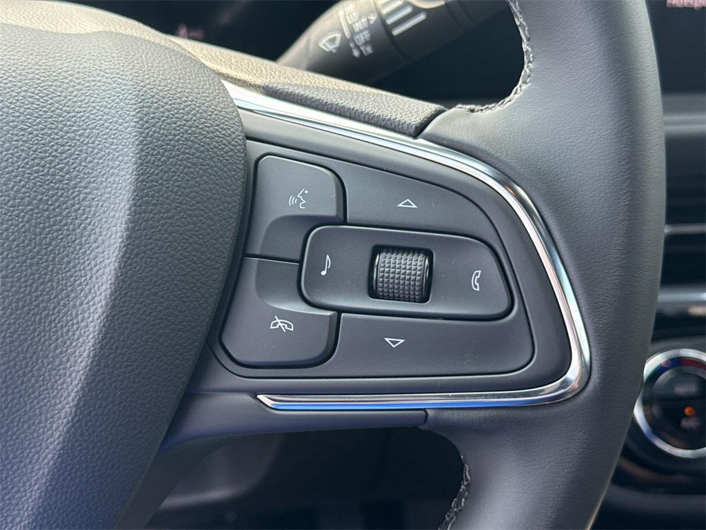 new 2025 Buick Envista car, priced at $26,500