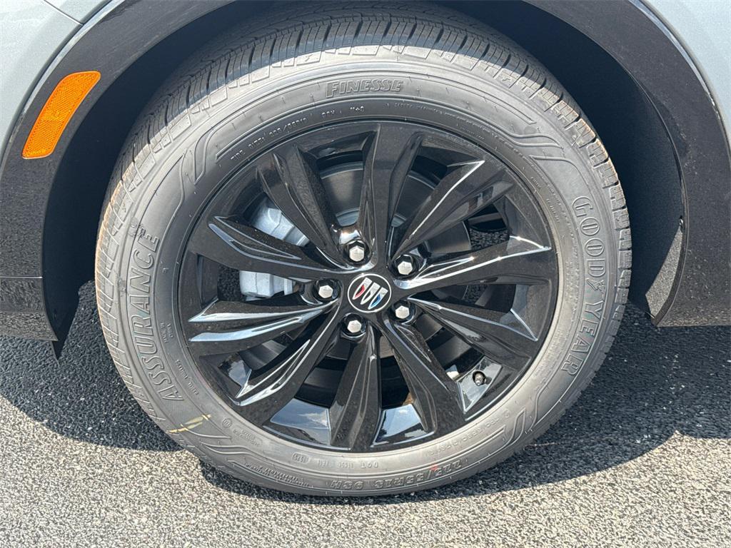 new 2025 Buick Envista car, priced at $26,500