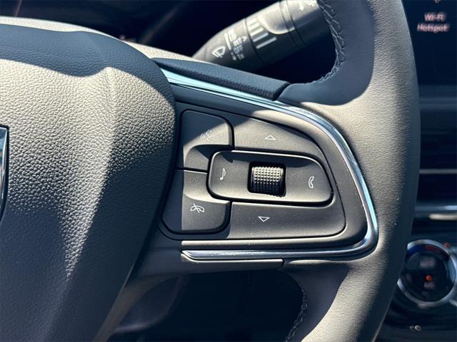 new 2025 Buick Envista car, priced at $26,969