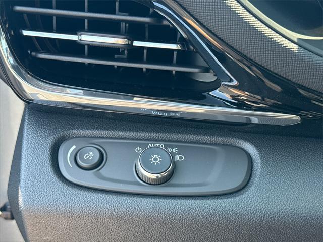 new 2025 Buick Envista car, priced at $26,969