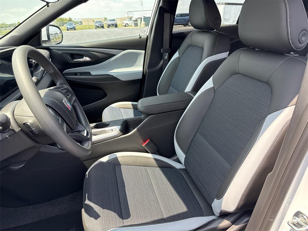 new 2025 Buick Envista car, priced at $22,000