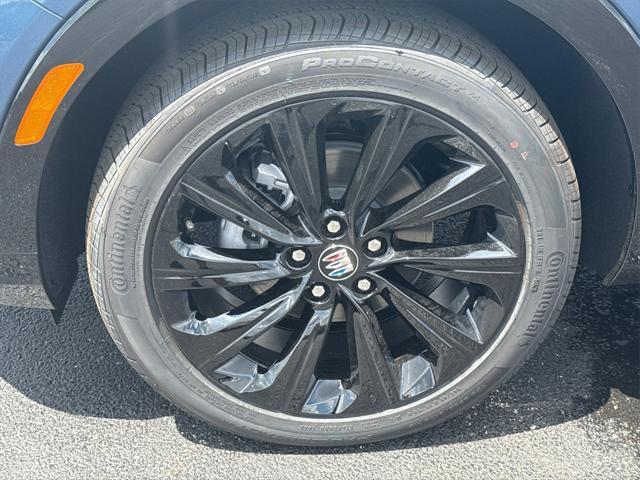 new 2025 Buick Envista car, priced at $28,234