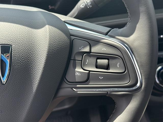 new 2025 Buick Envista car, priced at $28,234