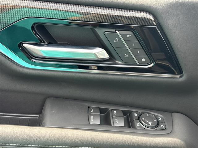 new 2025 GMC Yukon XL car, priced at $78,470