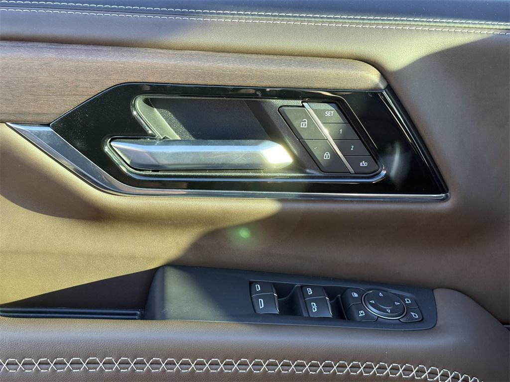 used 2025 GMC Yukon XL car, priced at $99,000