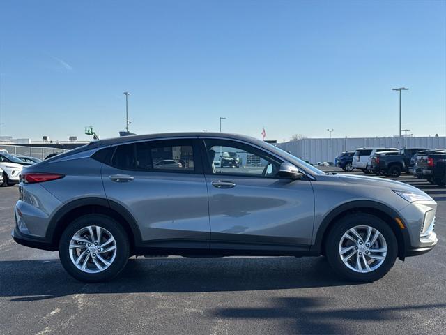 new 2025 Buick Envista car, priced at $24,412