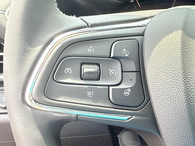 new 2025 Buick Envista car, priced at $28,234