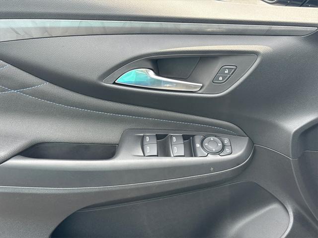 new 2025 Buick Envista car, priced at $28,234