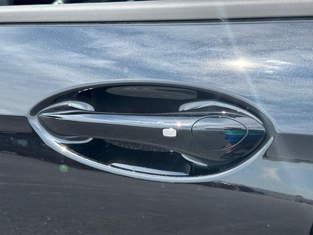 new 2025 Buick Envista car, priced at $27,030