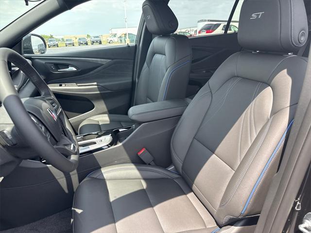 new 2025 Buick Envista car, priced at $27,030