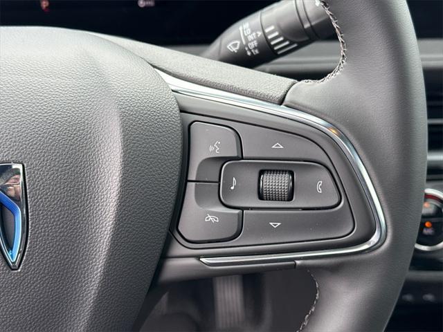 new 2025 Buick Envista car, priced at $28,143