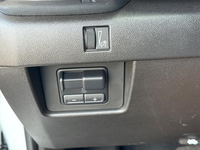 used 2024 GMC Canyon car, priced at $38,000