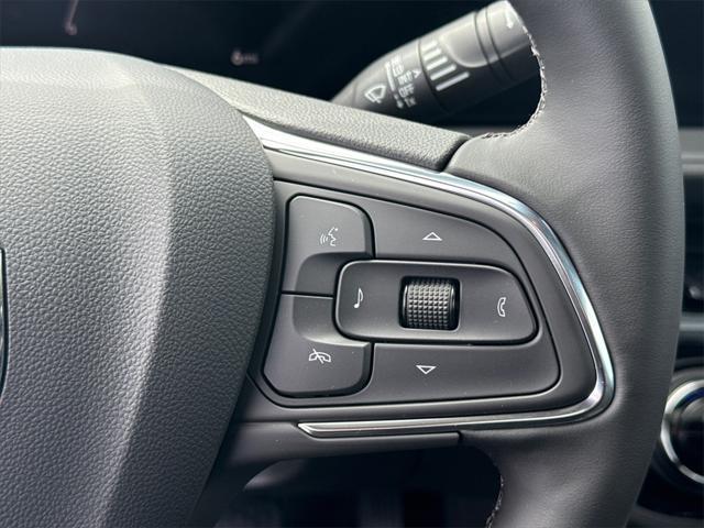 new 2025 Buick Envista car, priced at $28,334