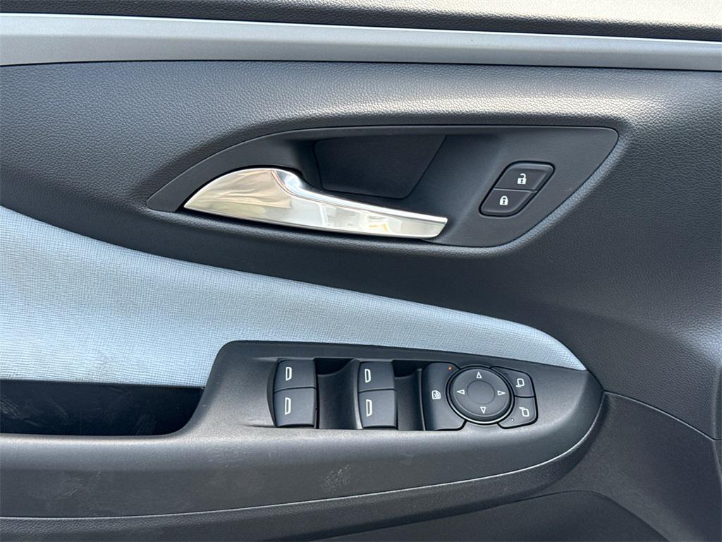 new 2025 Buick Envista car, priced at $22,000