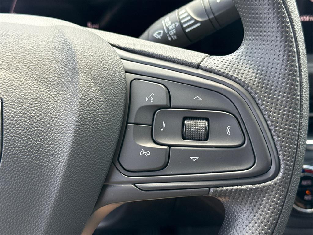 new 2025 Buick Envista car, priced at $22,000