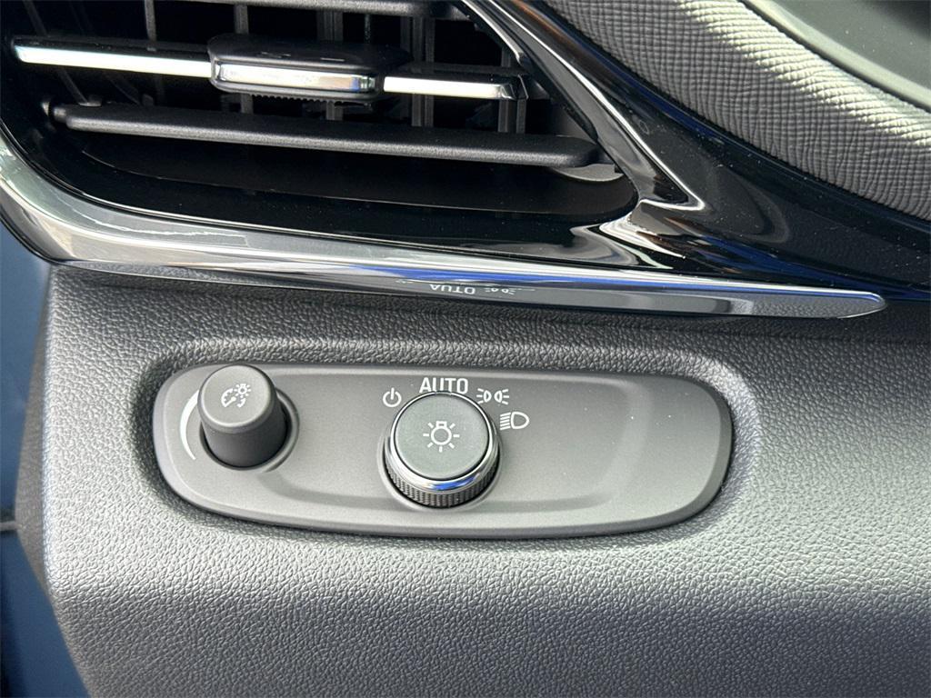 new 2025 Buick Envista car, priced at $25,000