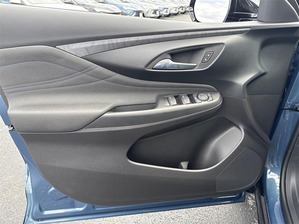 new 2025 Buick Envista car, priced at $25,000