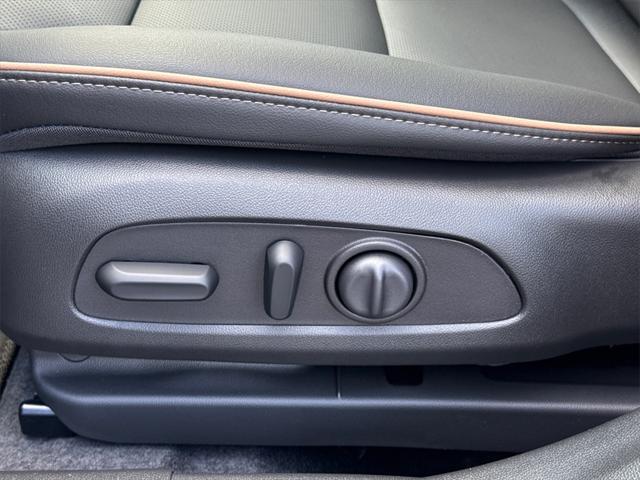 new 2025 Buick Envista car, priced at $30,432