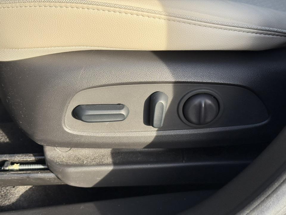 used 2023 Buick Encore GX car, priced at $21,000