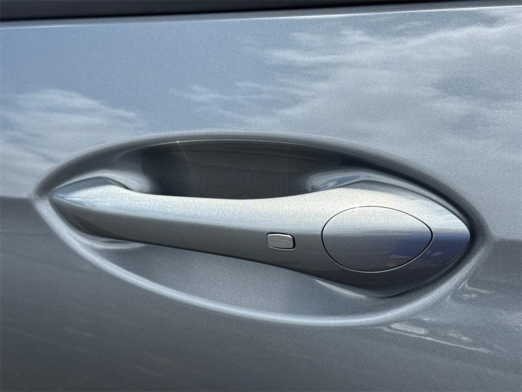 new 2025 Buick Envista car, priced at $26,000