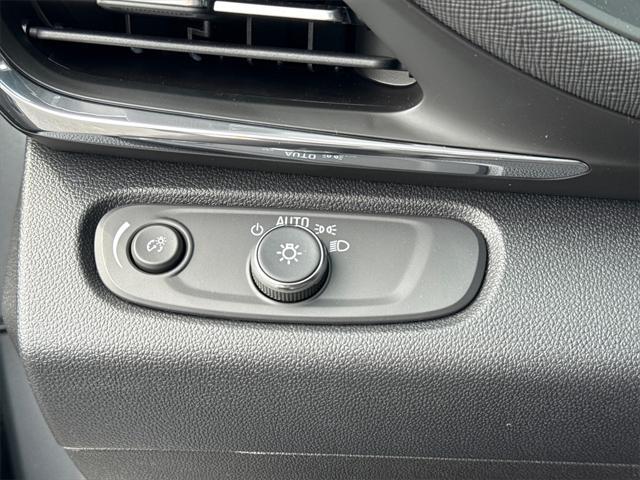 new 2025 Buick Envista car, priced at $24,708