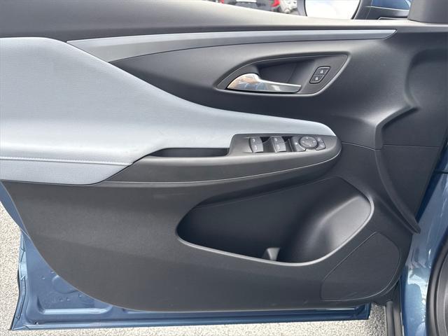 new 2025 Buick Envista car, priced at $23,000