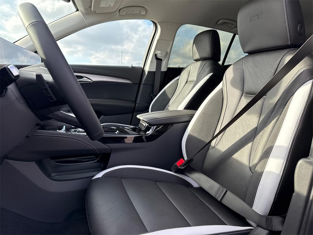 new 2025 Buick Envision car, priced at $37,000