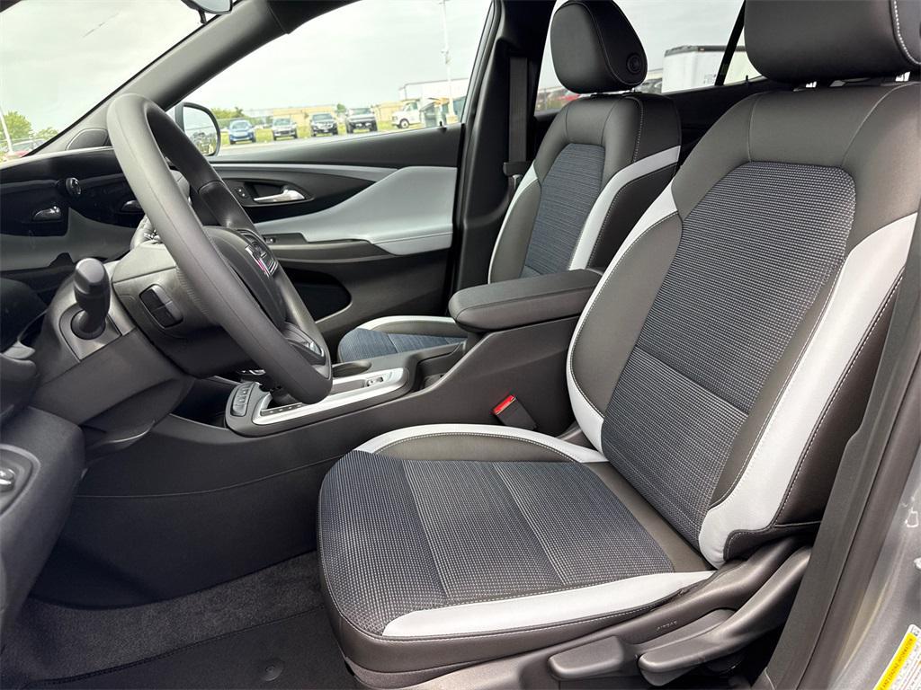 new 2025 Buick Envista car, priced at $23,000