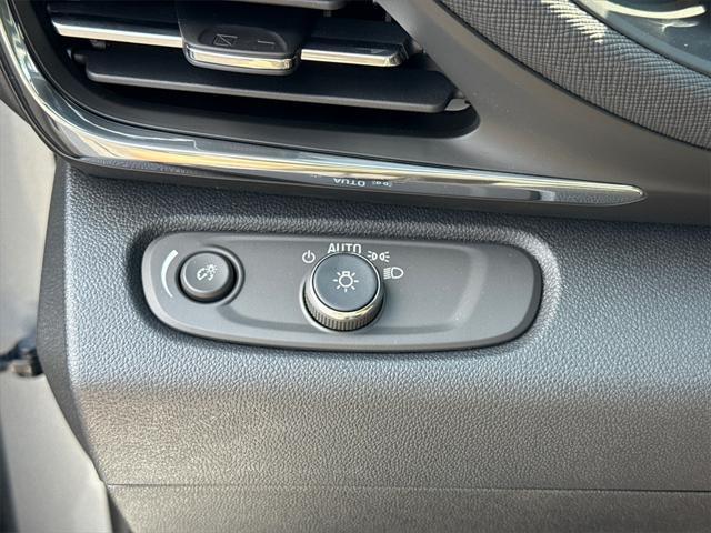 new 2025 Buick Envista car, priced at $24,798