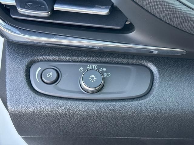 new 2025 Buick Envista car, priced at $25,163